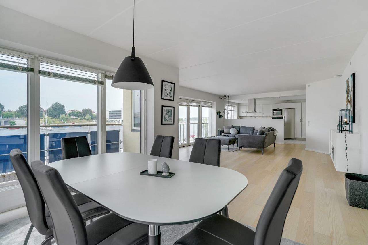 Luxury City Center Harbour Apartment 2 Bedroom 손더보그 외부 사진